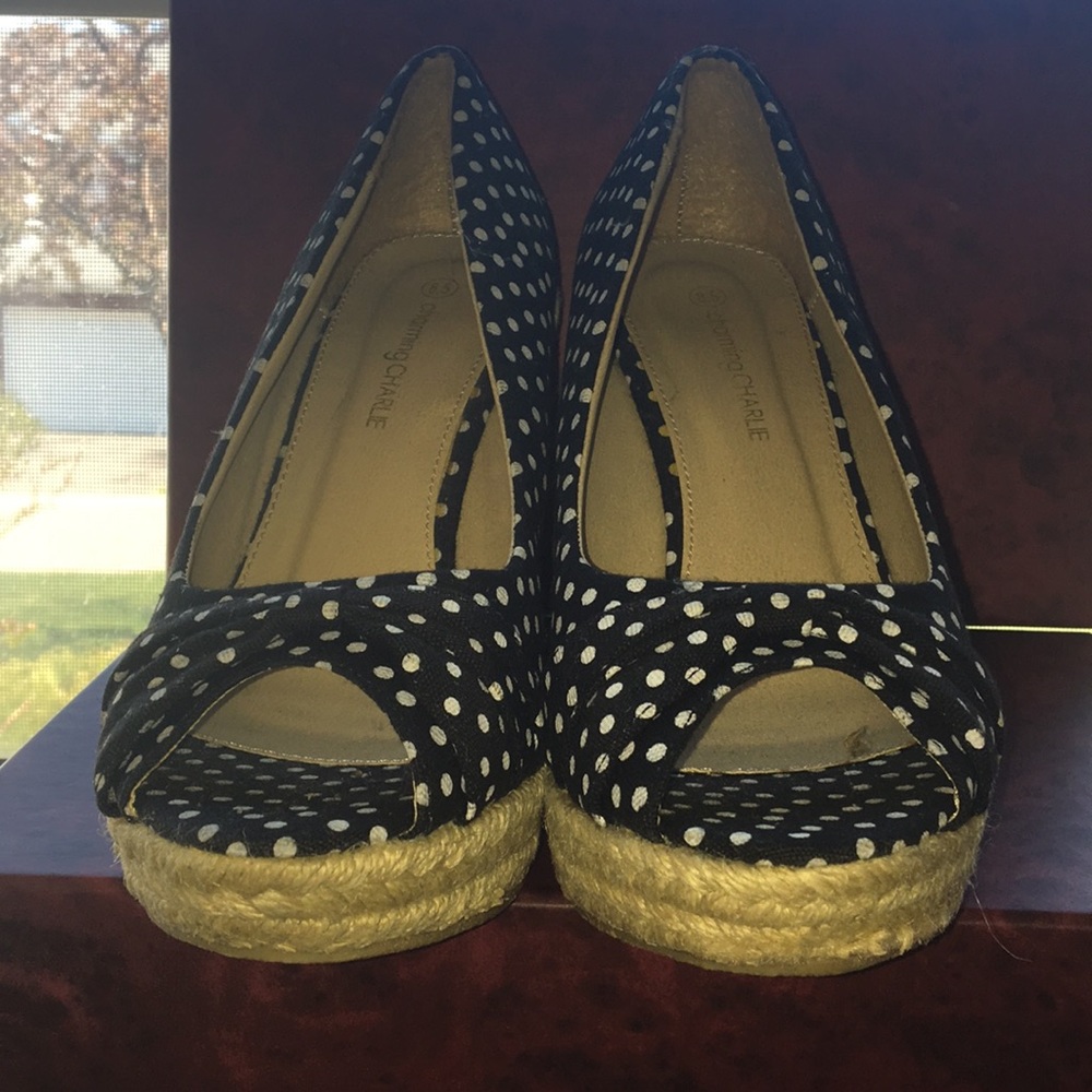 Adorable black and white polkadot wedge sandals